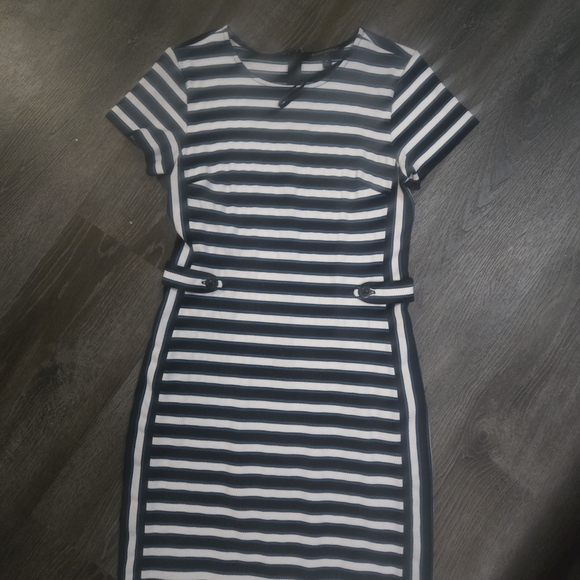 Banana Republic Navy and White Striped Midi Dress - Picture 2 of 4
